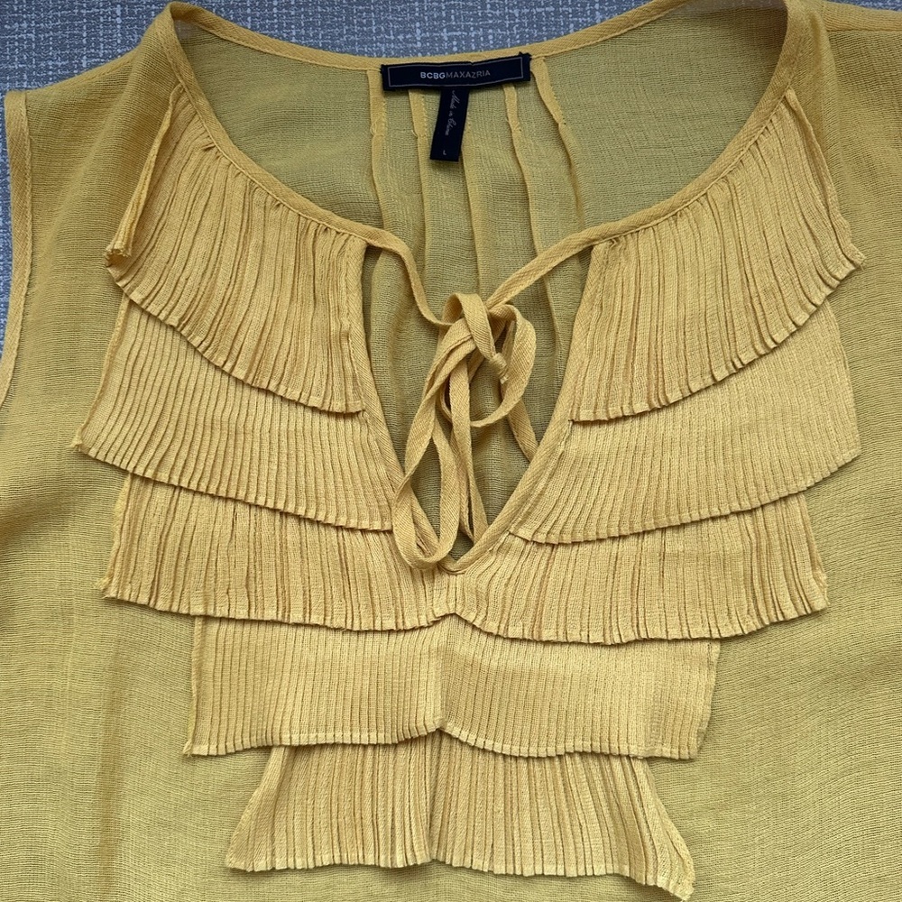 BCBGMAXAZRIA Sheer Yellow Ruffle Front Sleeveless Top – Size Large - Picture 4 of 9